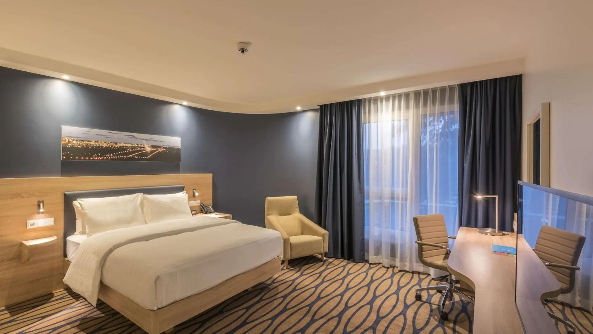 ***  Hampton By Hilton Frankfurt Airport Hotel Frankfurt am Main Germany