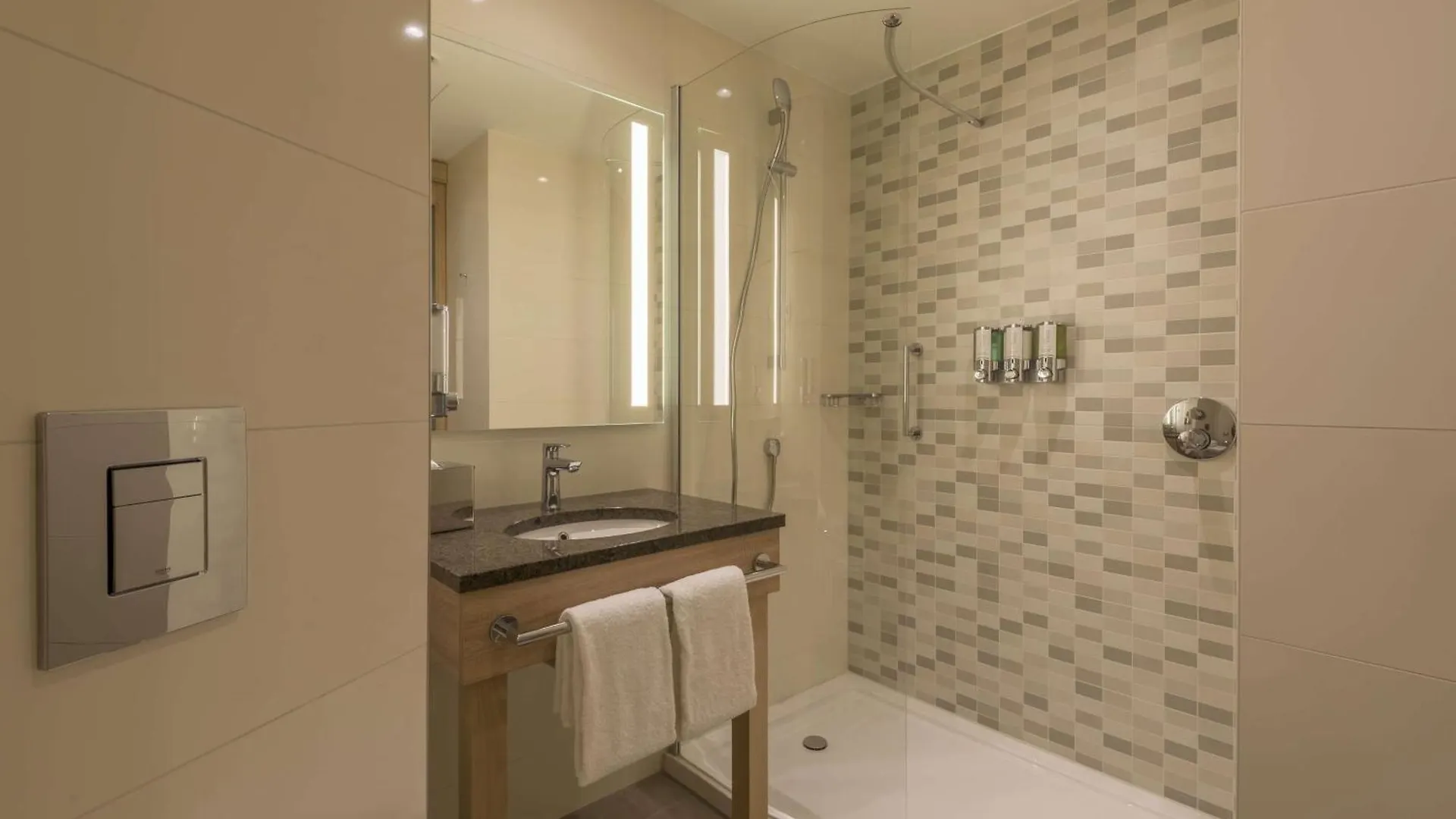 Hotel Hampton By Hilton Frankfurt Airport Francoforte sul Meno Germania
